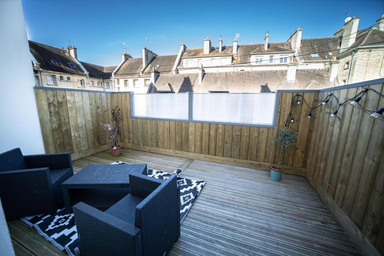 Cabane d'Arlette, grande terrasse en centre-ville Falaise  Esterno foto
